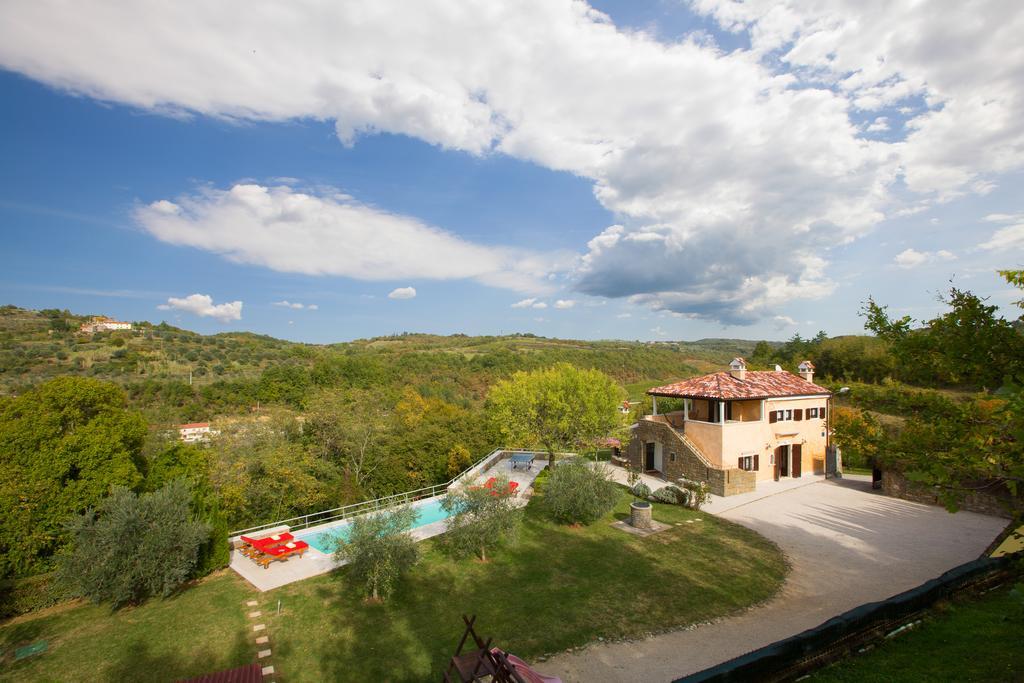 Villa Momiano With Private Pool Momjan Kültér fotó