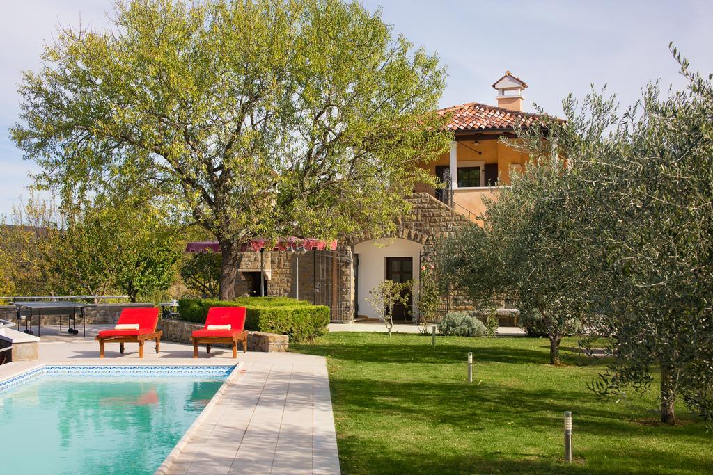 Villa Momiano With Private Pool Momjan Kültér fotó