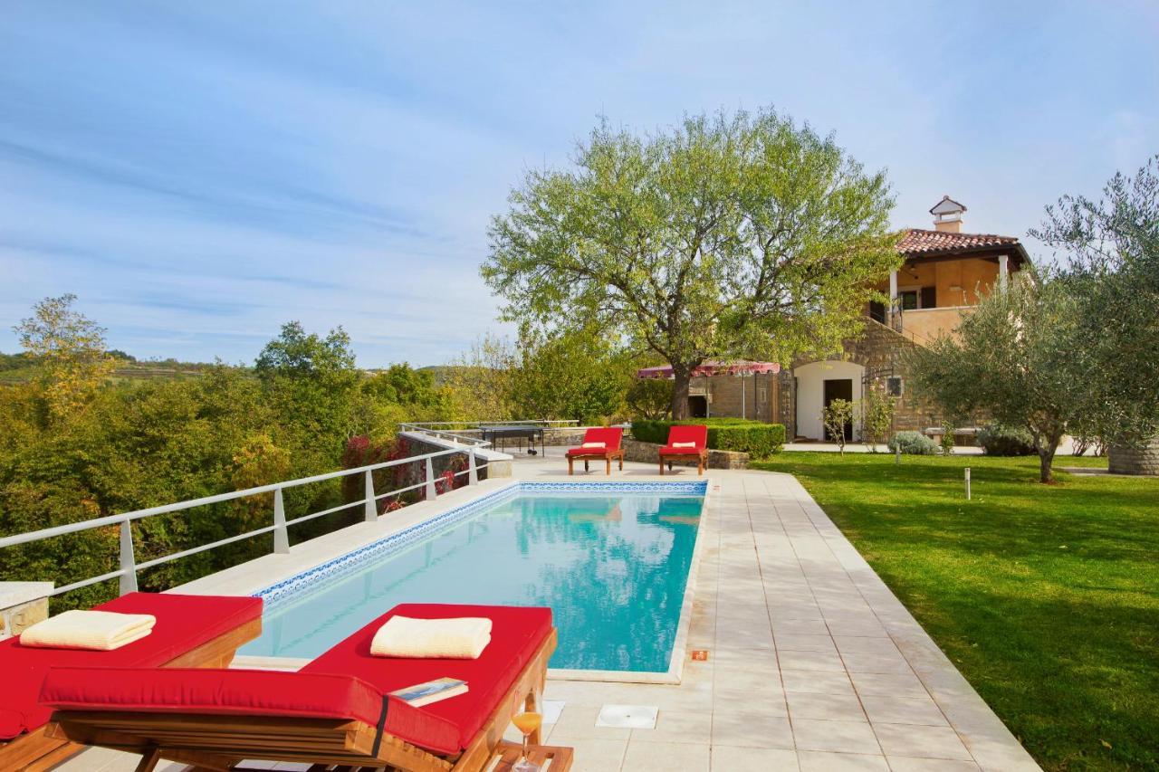 Villa Momiano With Private Pool Momjan Kültér fotó
